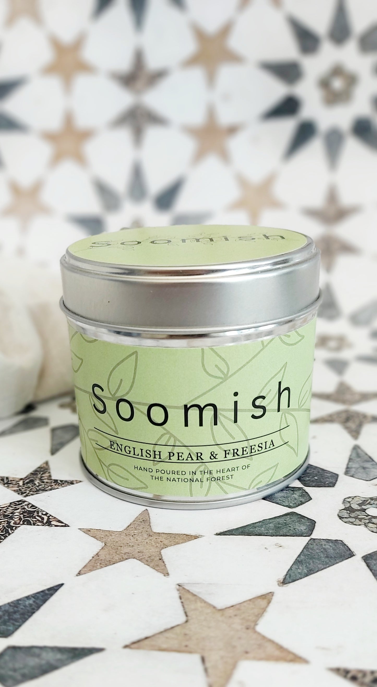 English Pear & Freesia Tin Candle