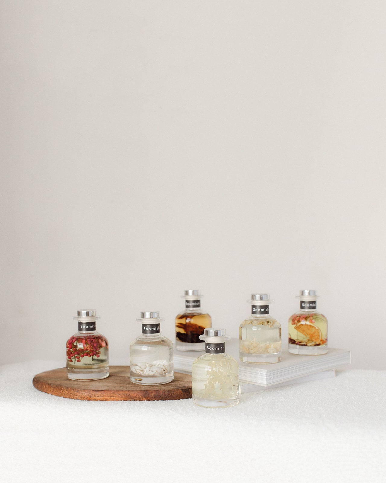Rich Rhubarb & Ripe Fruits Botanical Reed Diffuser