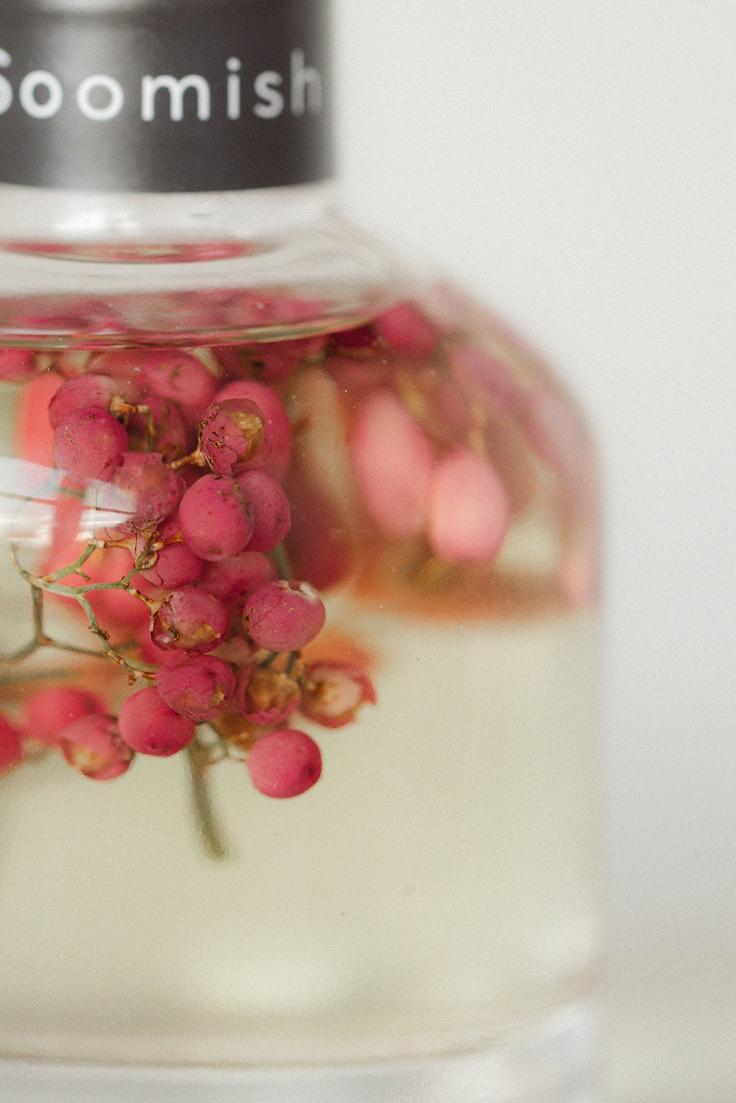 Rich Rhubarb & Ripe Fruits Botanical Reed Diffuser