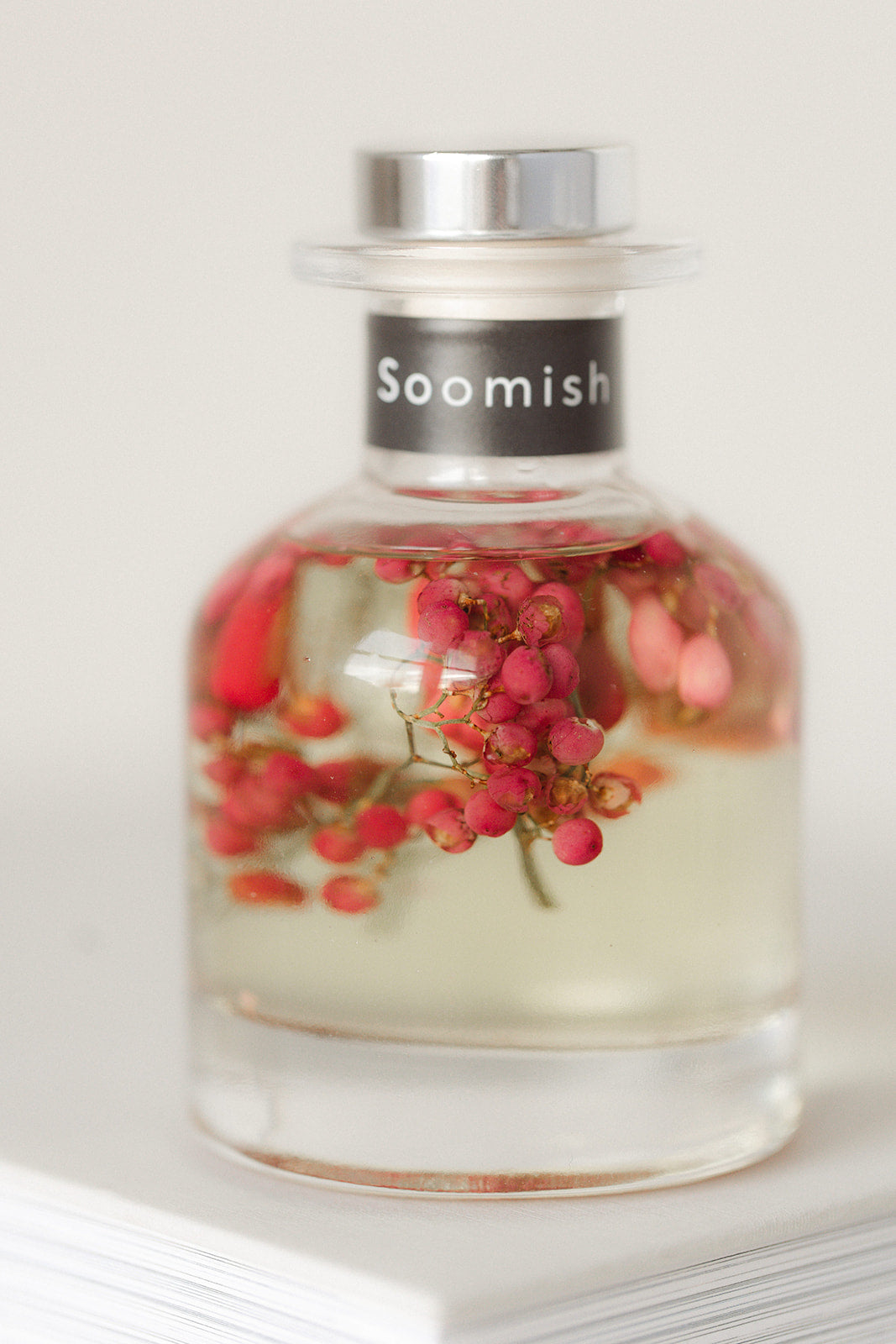 Rich Rhubarb & Ripe Fruits Botanical Reed Diffuser