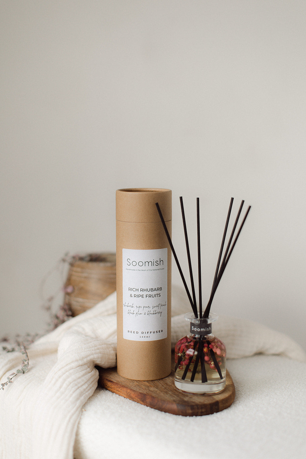 Rich Rhubarb & Ripe Fruits Botanical Reed Diffuser