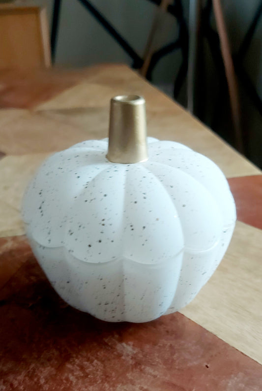 Pumpkin Candle - Pumpkin Spiced Latte (white/gold)